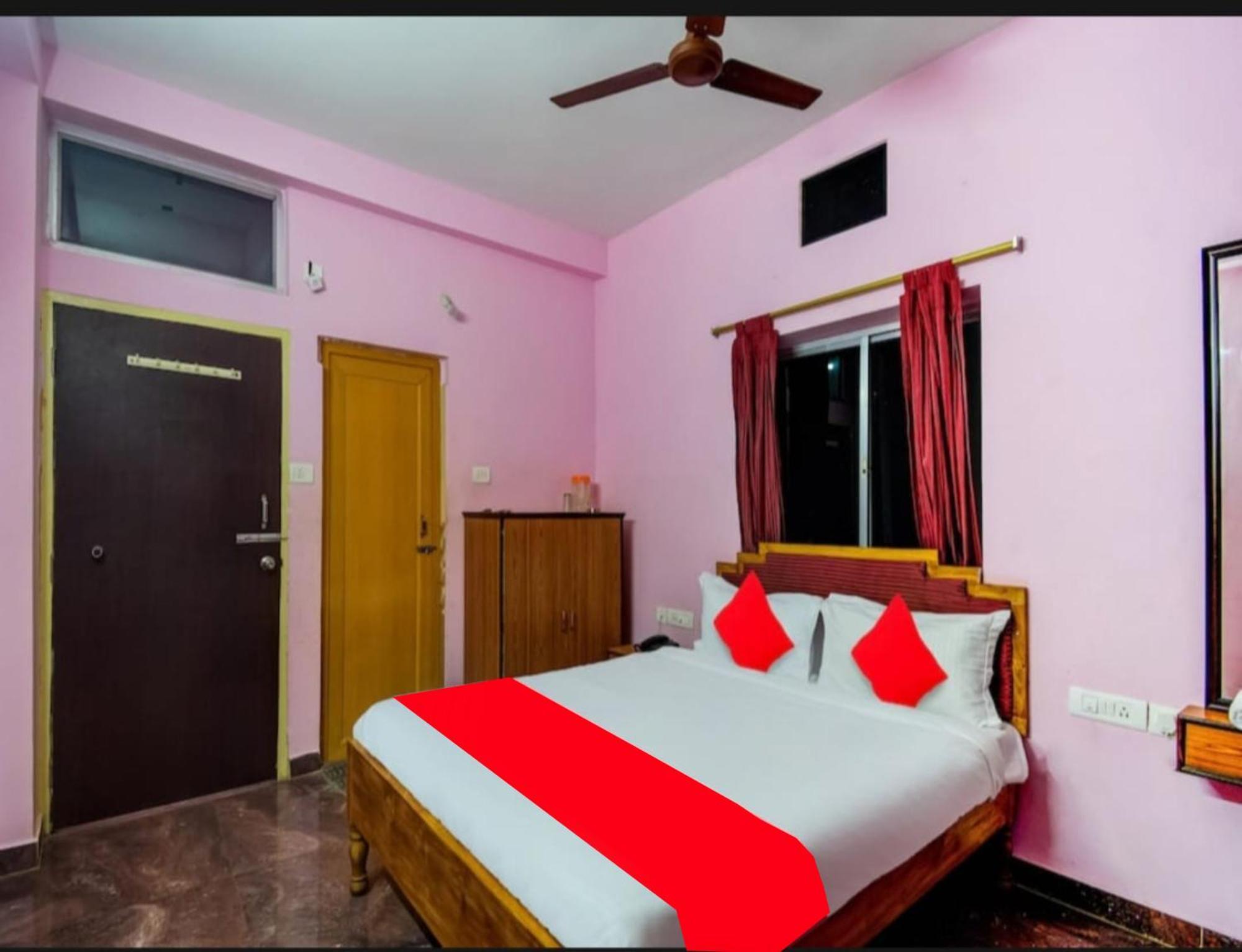 Hotel Planet9 Puri Official Bagian luar foto
