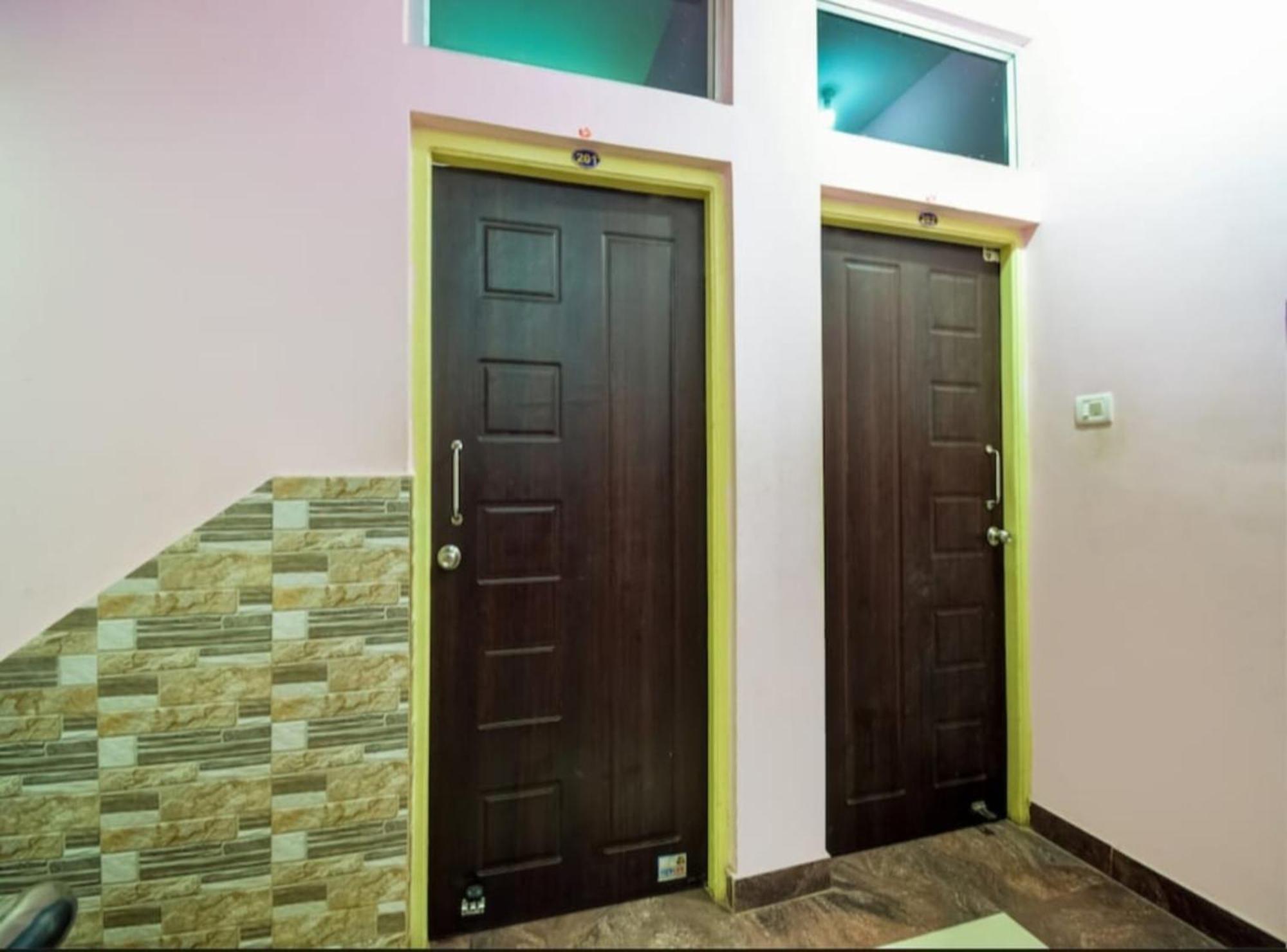 Hotel Planet9 Puri Official Bagian luar foto