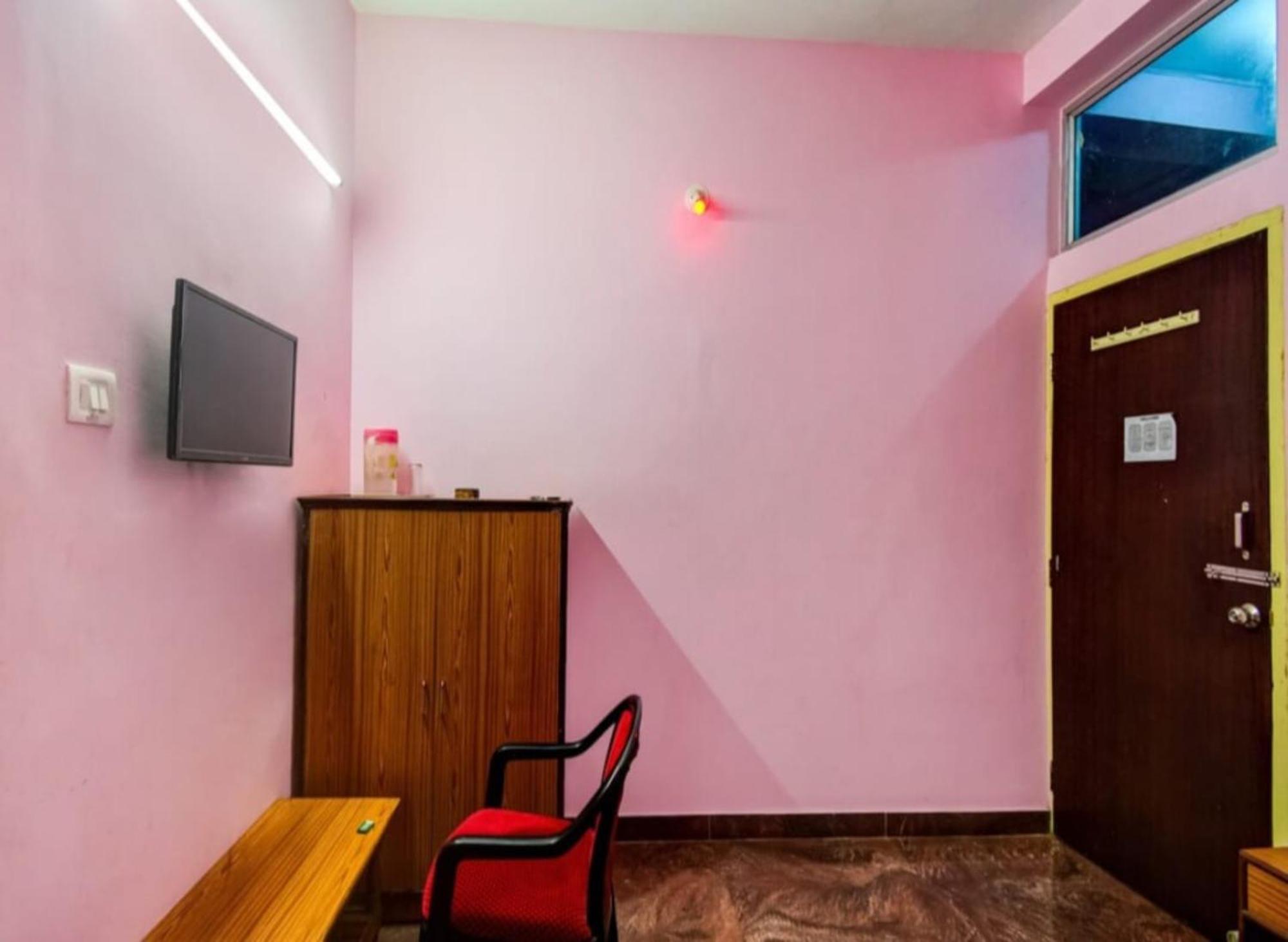 Hotel Planet9 Puri Official Bagian luar foto