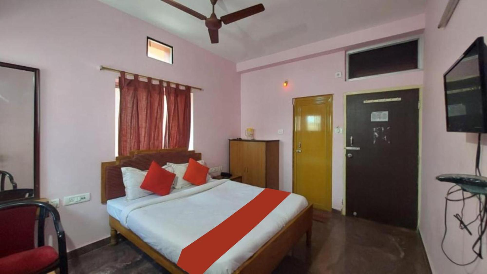 Hotel Planet9 Puri Official Bagian luar foto